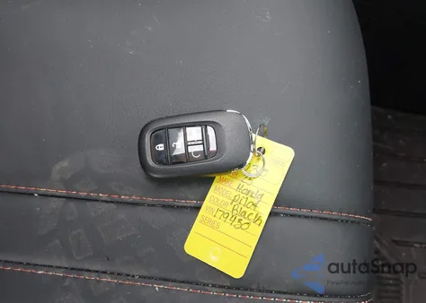 2025 Honda Pilot Trailsport z USA, uszkodzony, nr VIN 5FNYG1H65SB179430